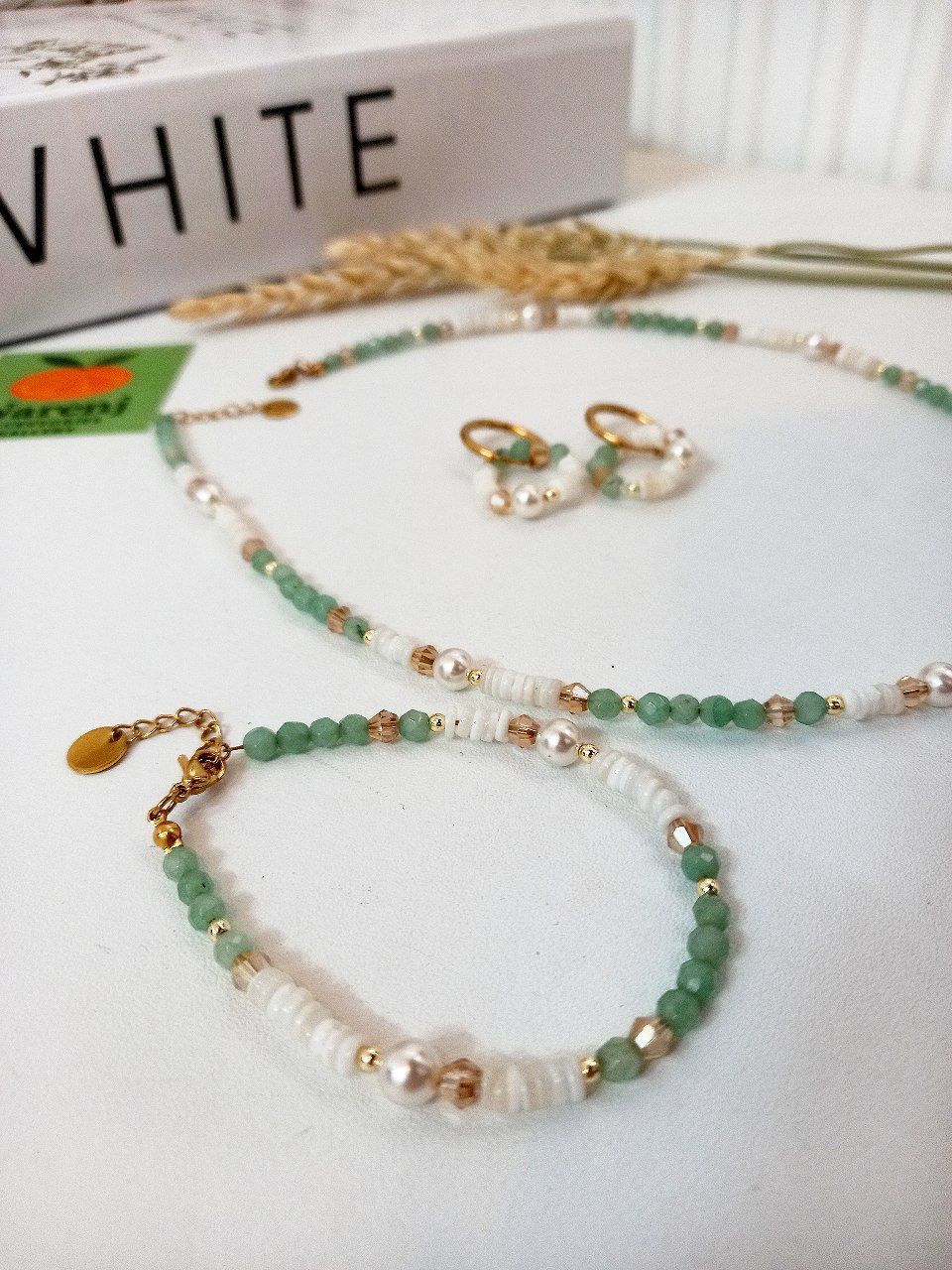 دستبند زنانه صدف و جید سبز برفی سنگ طبیعی